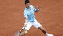 Djokovic avanza a segunda ronda en Roland Garros