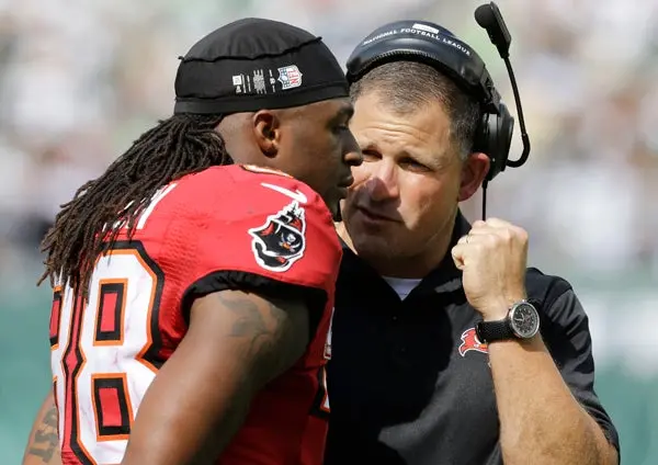 Dashon Goldson suspendido por golpe casco a casco
