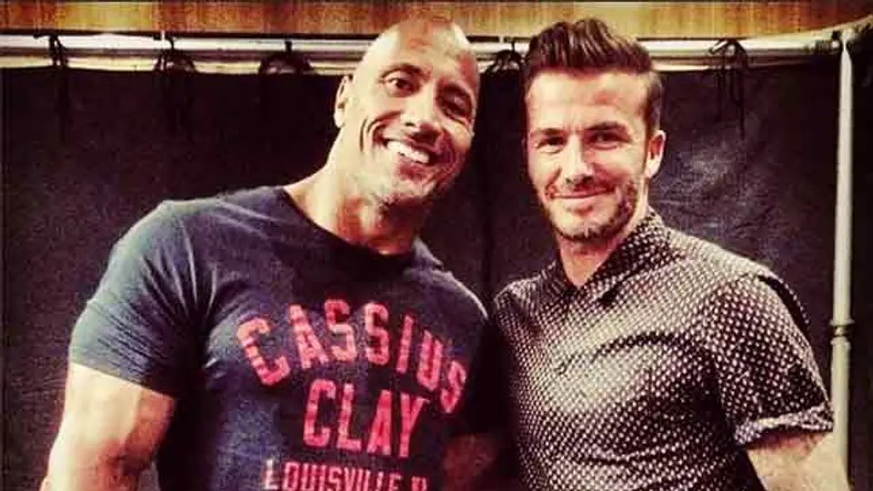 The Rock y David Beckham, encuentro de campeones