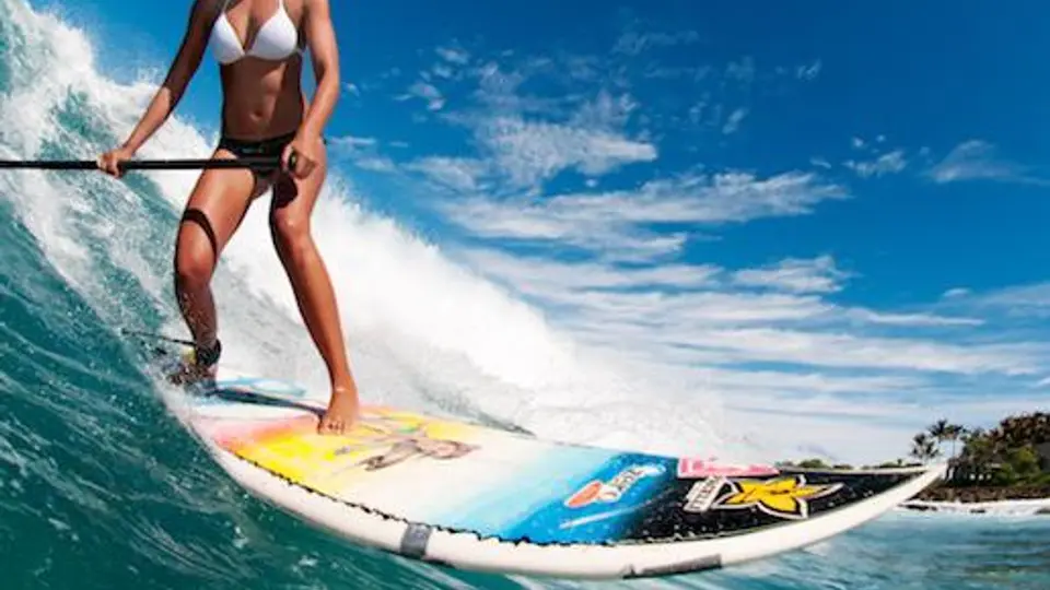 Nicole Pacelli conquista mas que las olas