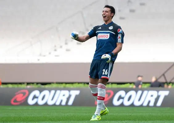 Chivas invita a una cita con Toño Rodríguez