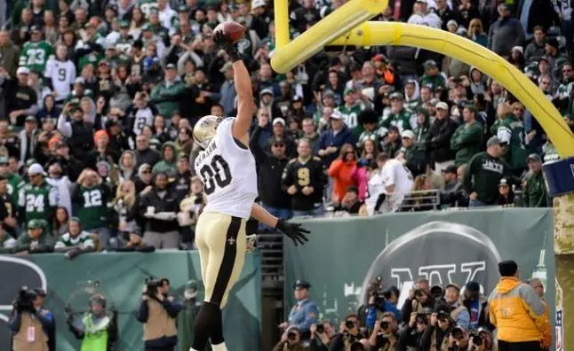 Prohiben las 'clavadas' en la NFL
