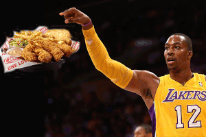 Pollo de por vida a Dwight Howard si ficha con los Mavericks