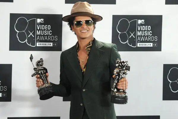 Bruno Mars cantaría en el descanso del Super Bowl 48