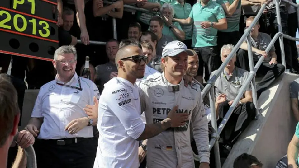 Comisarios amonestan a Rosberg, pero mantiene triunfo