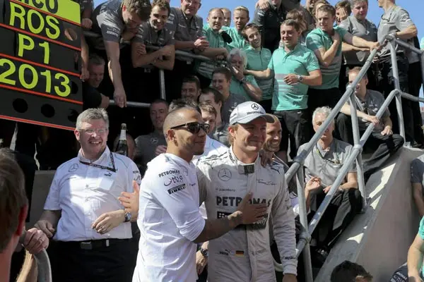 Comisarios amonestan a Rosberg, pero mantiene triunfo
