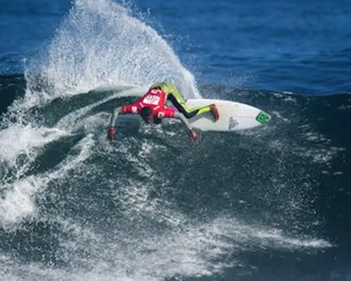 Francisco Bellorin, campeón latinoamericano de surf