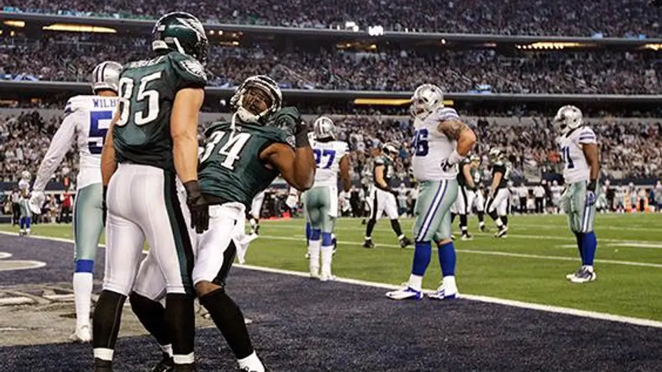 Filadelfia deja a Dallas sin Playoffs
