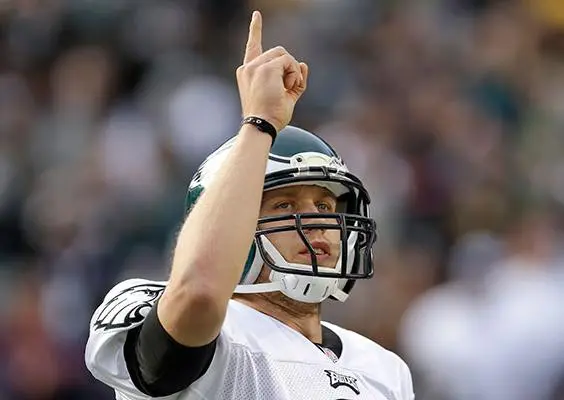 Con récord de Foles, Filadelfia apalea a Raiders