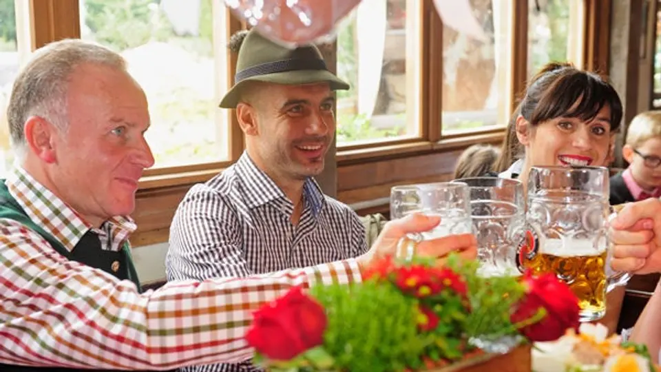 Guardiola se toma un descanso... y unas cervezas en el Oktoberfest