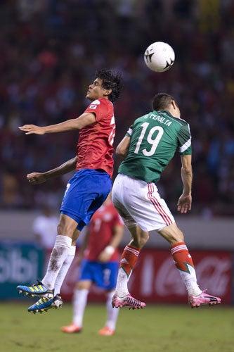 Con intensidad lucharon cada pelota las dos selecciones. | MEXSPORT