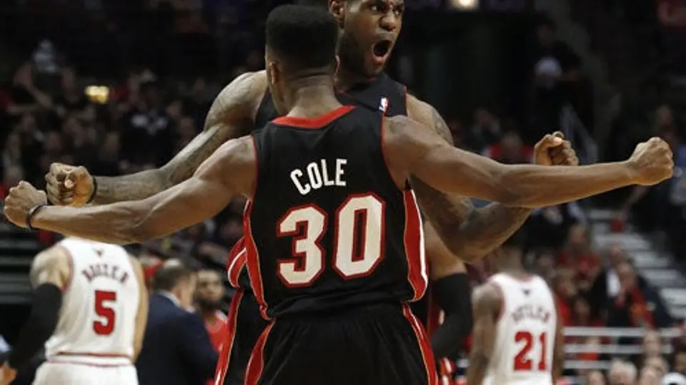 Heat gana el tercero de la serie ante Bulls