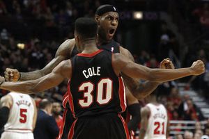 Heat gana el tercero de la serie ante Bulls