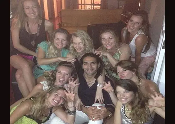 Falcao se rodea de 'tigresas'