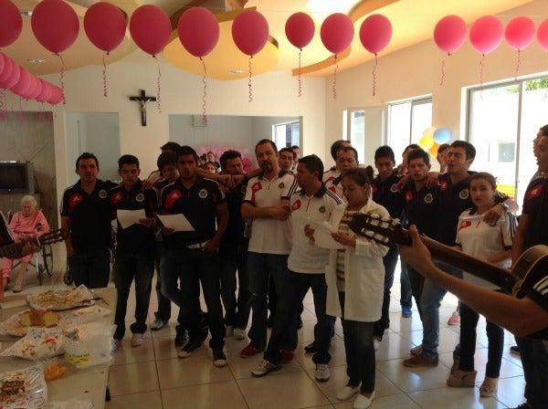 También hubo corte de pastel para las festejadas | ESPECIAL