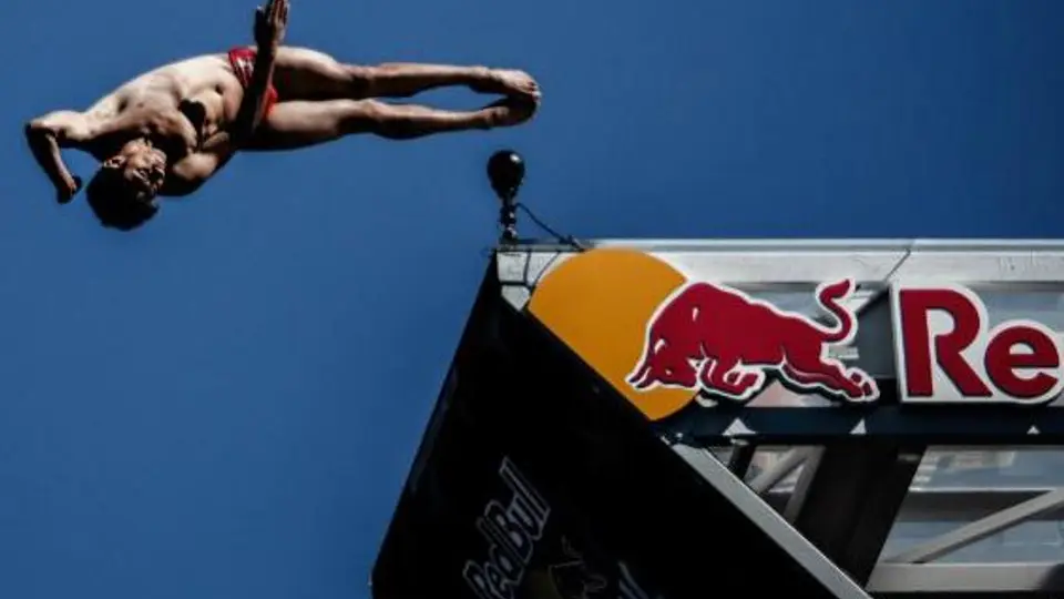 Jonathan Paredes, Bronce en Red Bull Cliff Diving