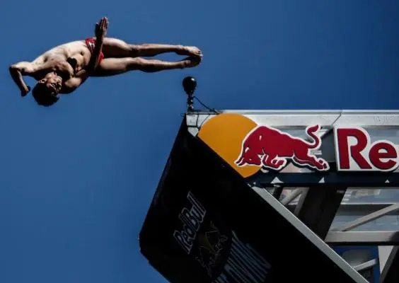 Jonathan Paredes, Bronce en Red Bull Cliff Diving