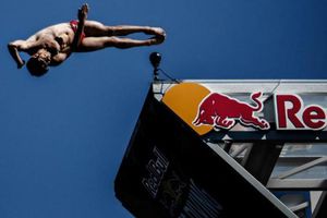 Jonathan Paredes, Bronce en Red Bull Cliff Diving