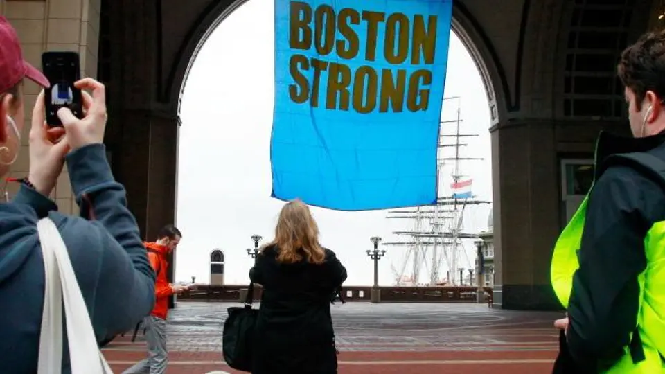 Recuerdan a víctimas del Maratón de Boston