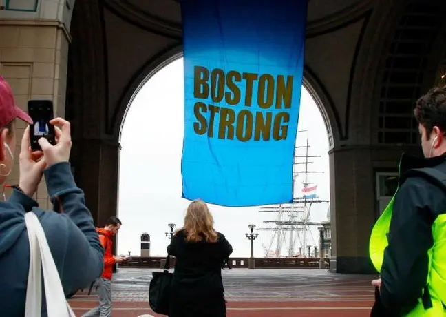 Recuerdan a víctimas del Maratón de Boston