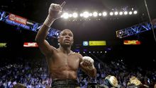 Mayweather Jr. retiene su título welter ante Robert Guerrero