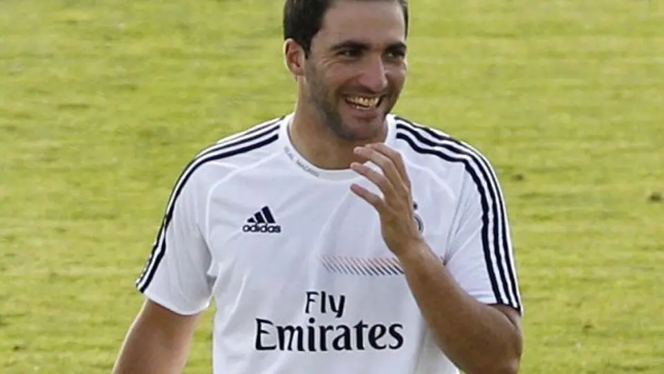 Higuaín no viaja a Lyon para amistoso con Real Madrid
