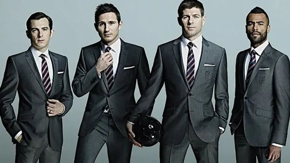 Steven Gerrard y compañía, 'elegantes' para Brasil