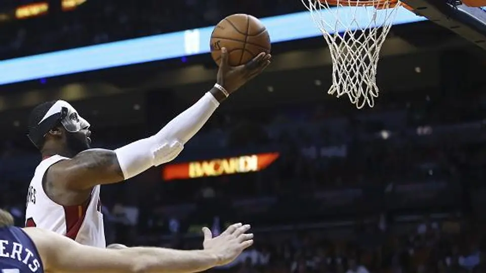 'El aro parecía enorme y la pelota pequeñita': LeBron
