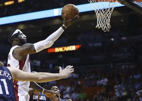 'El aro parecía enorme y la pelota pequeñita': LeBron