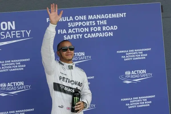 Hamilton ve difícil mantenerse adelante de Vettel