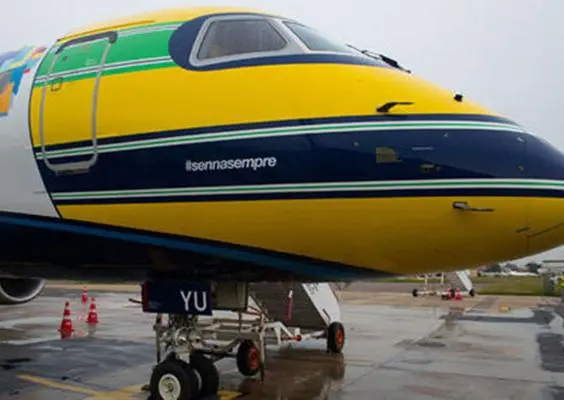 Aerolínea homenajea a Senna con avión personalizado