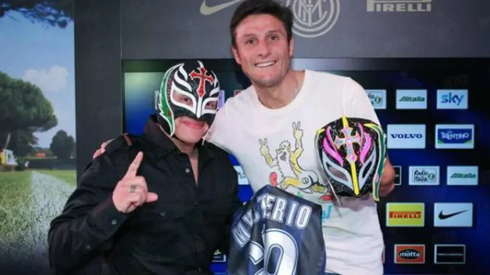 Rey Mysterio visita al Inter