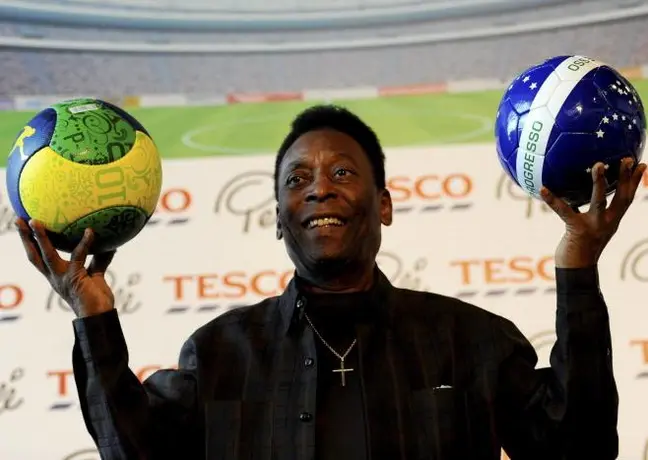 Pelé presenta nuevo libro en Nueva York