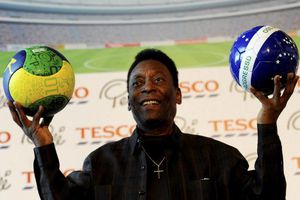 Pelé presenta nuevo libro en Nueva York