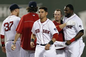 Oliver Pérez carga con la derrota ante Boston