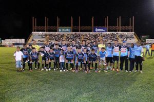 Equipo de Costa Rica traspasa a futbolista por 50 balones