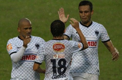 Neri Cardozo festeja junto a Chupete y Chelito | MEXSPORT