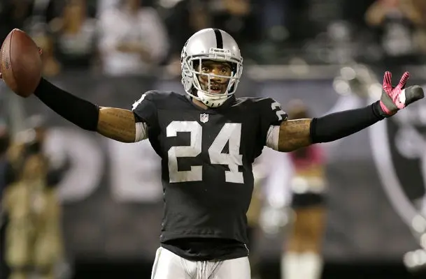 Oakland triunfa de la mano de Pryor y Woodson