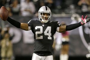 Oakland triunfa de la mano de Pryor y Woodson