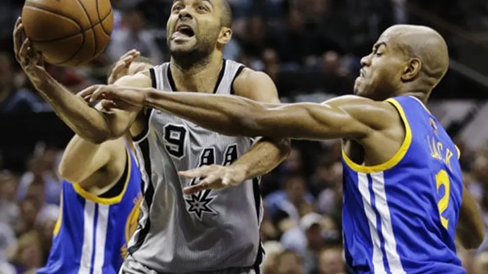 Spurs pone la serie 3-2 ante Warriors