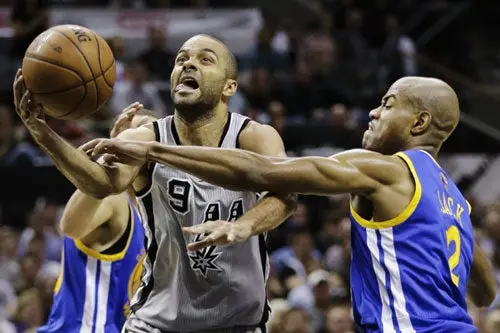 Spurs pone la serie 3-2 ante Warriors