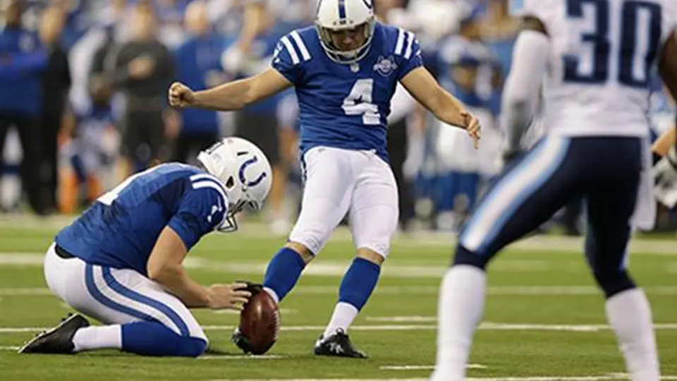Vinatieri lidera triunfo de Potros sobre Titanes