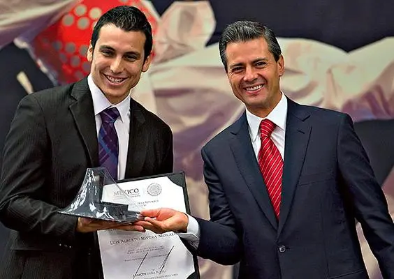 Deportistas reciben el PND 2013