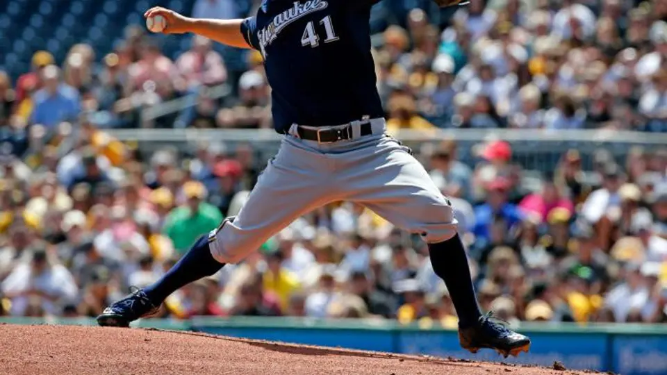 Marco Estrada, sin decisión en triunfo de Cerveceros