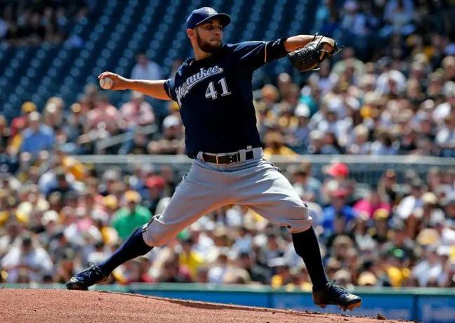 Marco Estrada, sin decisión en triunfo de Cerveceros