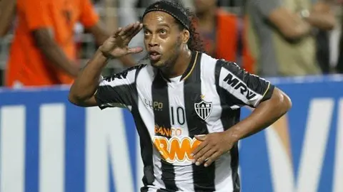 Ronaldinho se operó los dientes