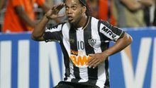 Ronaldinho se operó los dientes