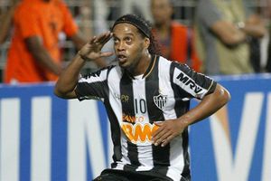 Ronaldinho se operó los dientes