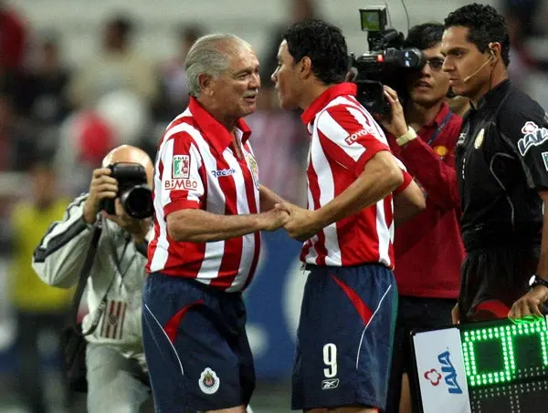 'Chava' Reyes junto a Omar Bravo | MEXSPORT