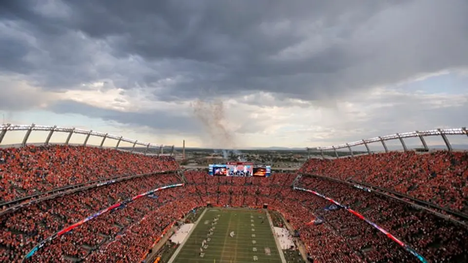 Inicio de la temporada de NFL se retrasa por lluvia